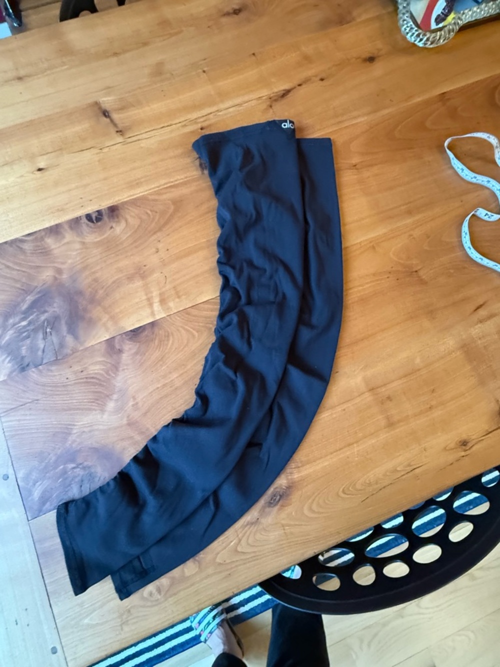 Alo Black leg warmers